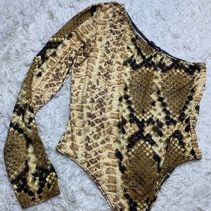 Snake skin one shoulder bodysuit🐍✨